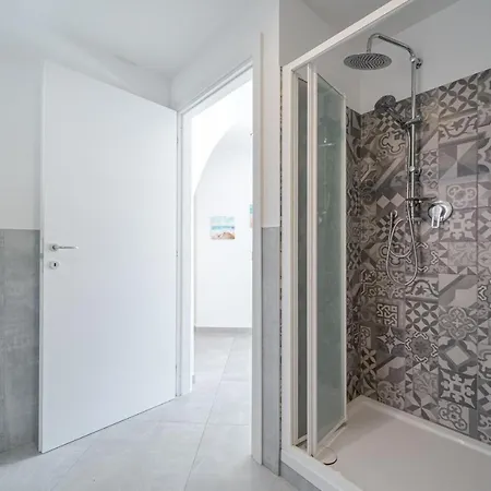 New!central Apt 5 Min Walk From The Metro Brignole Appartement