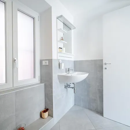 New!central Apt 5 Min Walk From The Metro Brignole * Génova