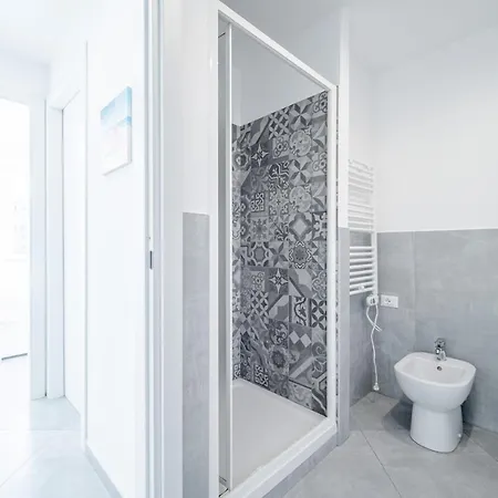 New!central Apt 5 Min Walk From The Metro Brignole Apartamento *