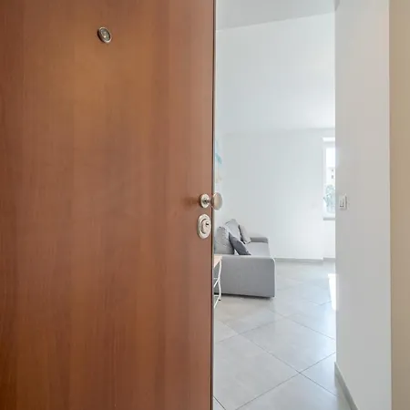 New!central Apt 5 Min Walk From The Metro Brignole Génova