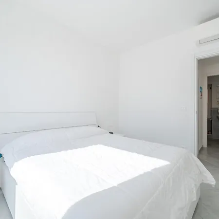 New!central Apt 5 Min Walk From The Metro Brignole *